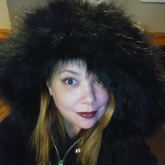 Meet your Posher, Jennifer - Picture 10 of 10